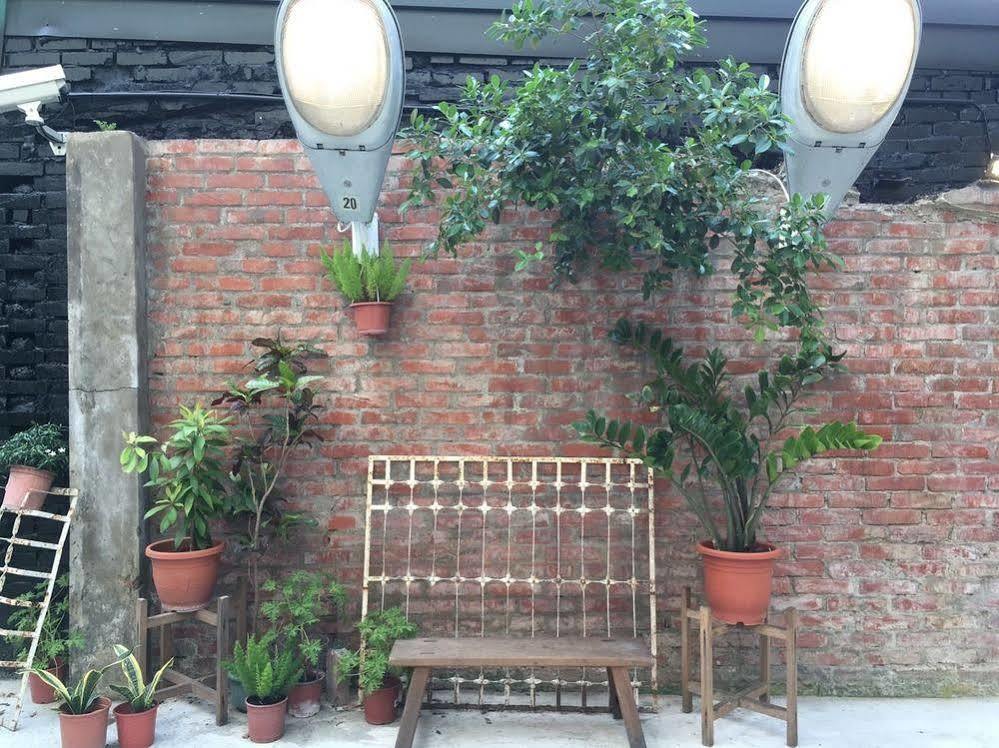 טאינאן 被愛咖啡小旅館 Birdeye Garden מראה חיצוני תמונה